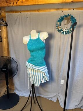 New Zenana round neck Women’s Turquoise Halter Tank Top